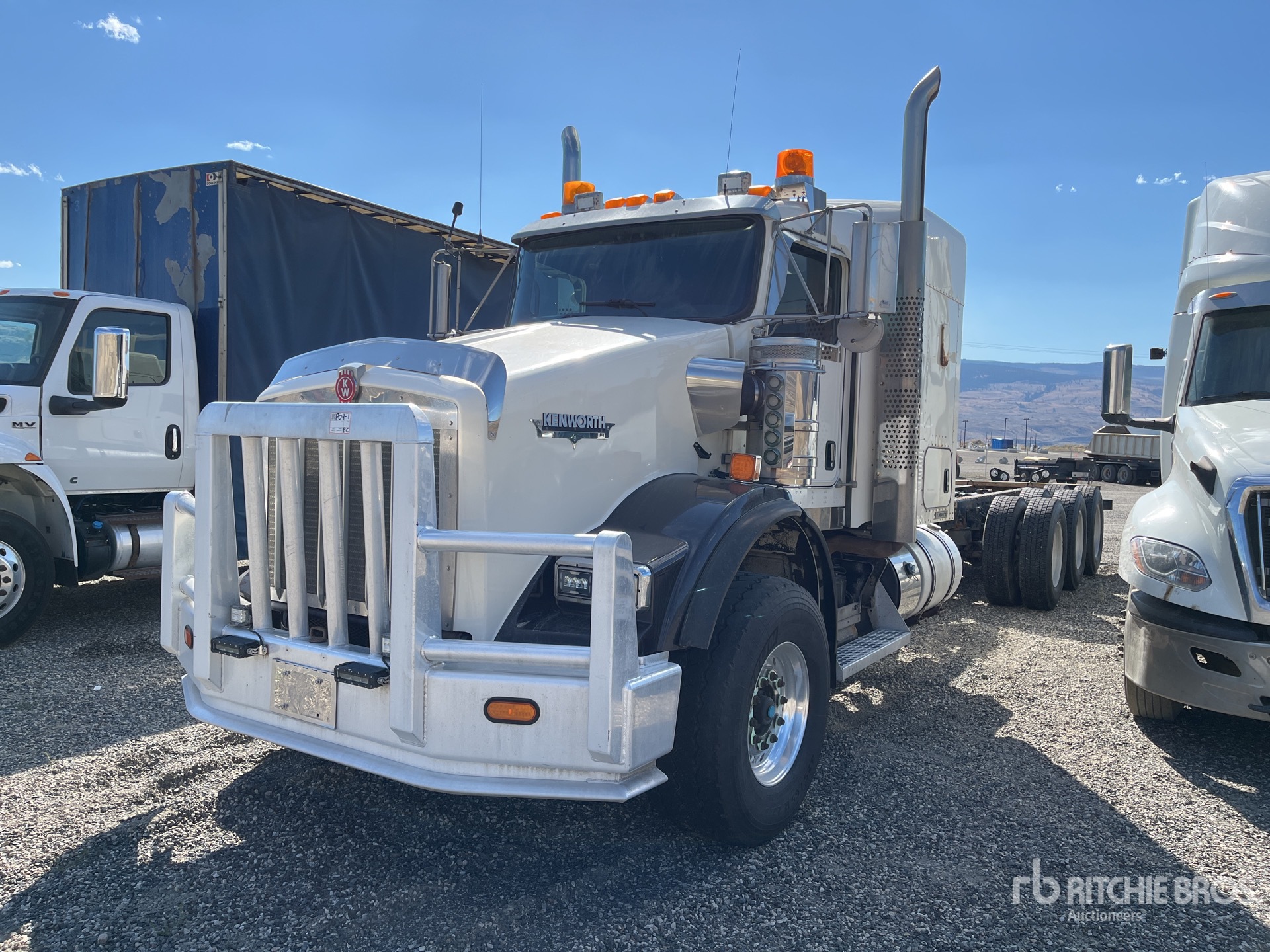 2014 Kenworth T800 8x6 Cab and Chassis