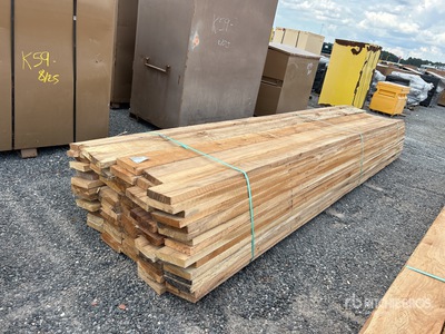 Quantity of (75) 1.5 in x 8 in x16 ft Oak Trailer/Corral Board Divers - Industriel