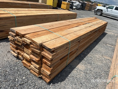 Quantity of (75) 1.5 in x 8 in x16 ft Oak Trailer/Corral Board Divers - Industriel