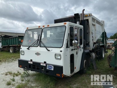 2018 Crane Carrier Heil 612-4125 Rear Loader Waste Collection Truck