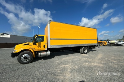2020 International MV607 4x2 Furgonetka