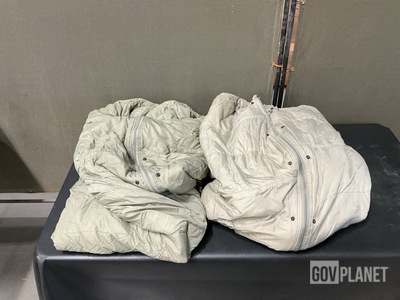 (38) Sleeping Bags