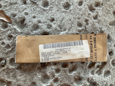 (4) Packages of Fixed Resistors