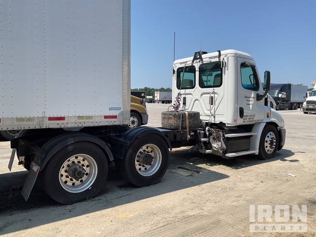 CAMIóN 2016 FREIGHTLINER
