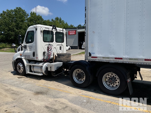 CAMIóN 2016 FREIGHTLINER