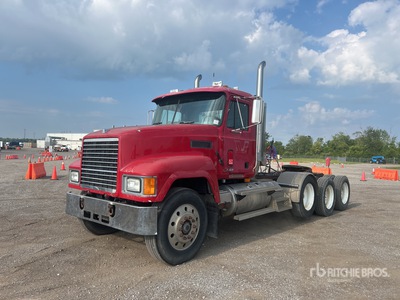 2000 Mack CH613 8x4 Tri/A Day Cab Truck Tractor