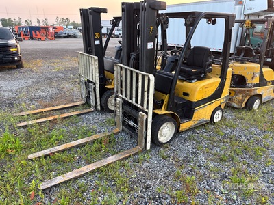 Yale GLC060VXNEAE088 5600 lb Cushion Tire Forklift