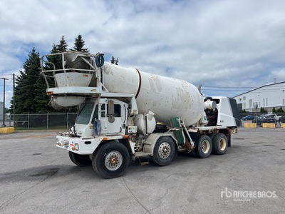 2008 Oshkosh S Series 8x6 Twin-Steer Front Discharge Mixer Truck