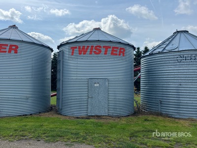 Twister +/- 1650 bu 4 Ring Grain Bin