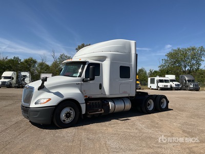 2019 International LT625 6x4 تراكتور شاحنة كابينة النوم (ثنائية المحور)