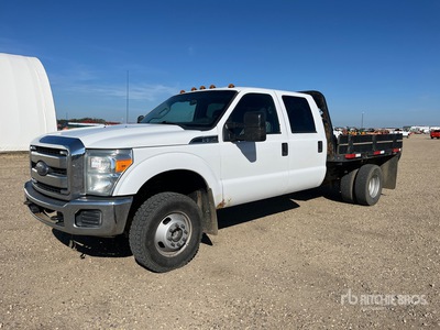 2015 Ford F-350 XLT 4x4 Crew Cab Flatbed Truck