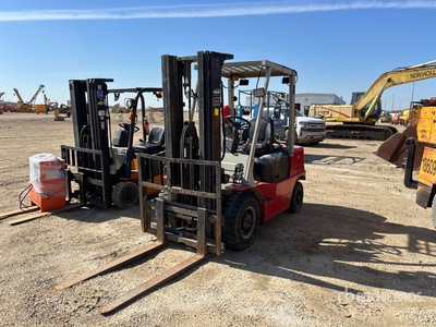 Halla LF25 4409 lb Pneumatic Tire Forklift