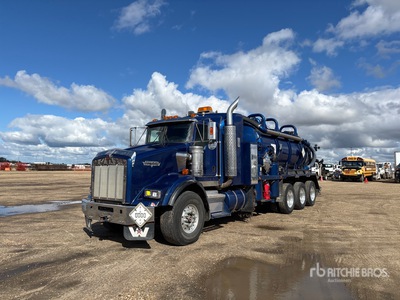 2003 Westech on 2004 Kenworth T800 8x6 Combination Wash/ Vacuum Tanker Truck