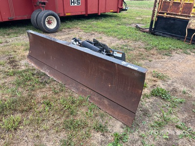 2012 Bobcat Dozer96 96 in Angle Skid Steer Dozer