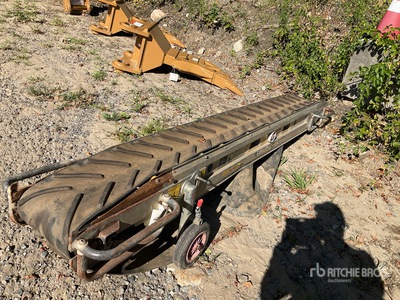 2016 Linkit LKS300-3 2 12 in x 10 ft Portable Conveyor Belt