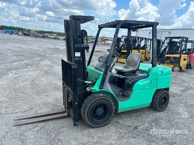 Mitsubishi FD30N 5500 lb Pneumatic Tire Chariot Élévateur