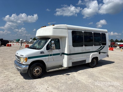 2002 Ford E-450 Econoline 4x2 14-Seat Transit Autobus