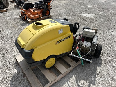 Quantity of (2) Karcher HDS945 and Mi-T-M 2045 Laveur à pression