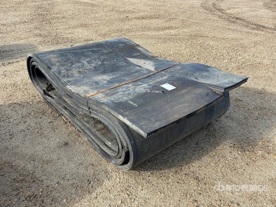 55 ft of 43 in x 1.25 in Rubber Matting Varios. Industrial