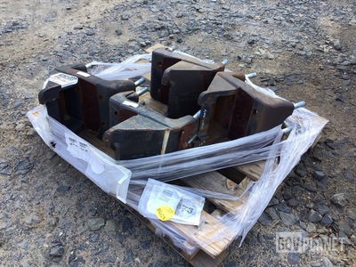 (4) Leaf Spring Saddle Assemblies
