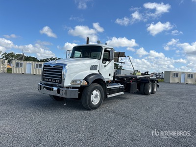 2009 Mack GU813 6x4 Ciężarówka typu Roll-Off