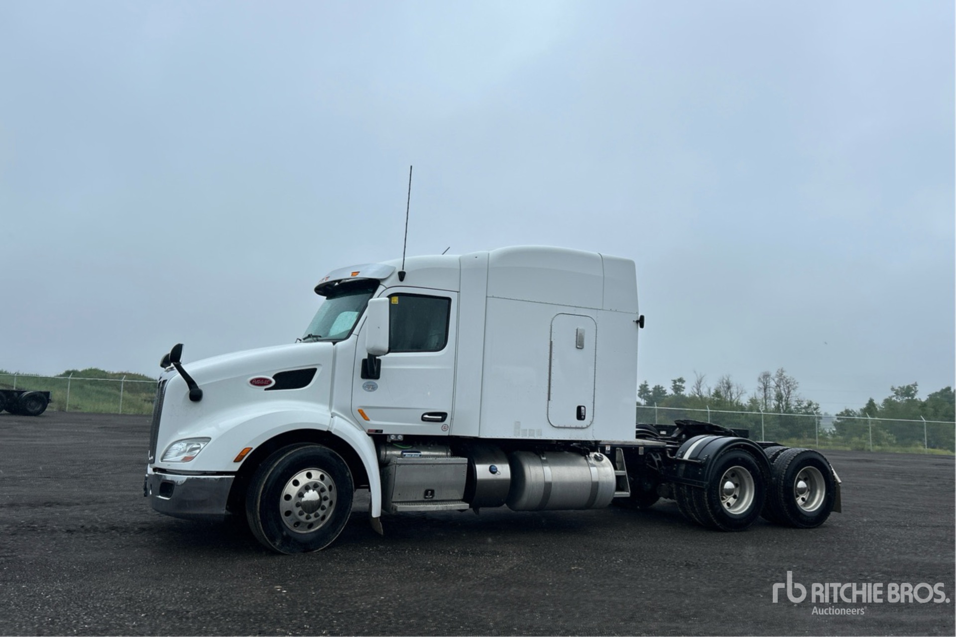 2020 Peterbilt 579 T/A Sleeper Truck Tractor