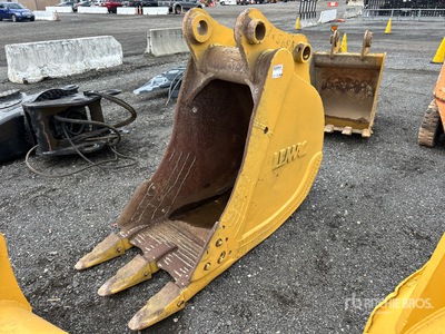 28 in Digging Excavator Bucket