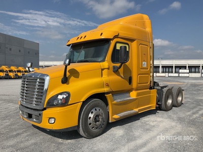 2016 Freightliner Cascadia 125 6x4 Tractocamion con Dormitorio / تراكتور شاحنة كابينة النوم (ثنائية المحور)
