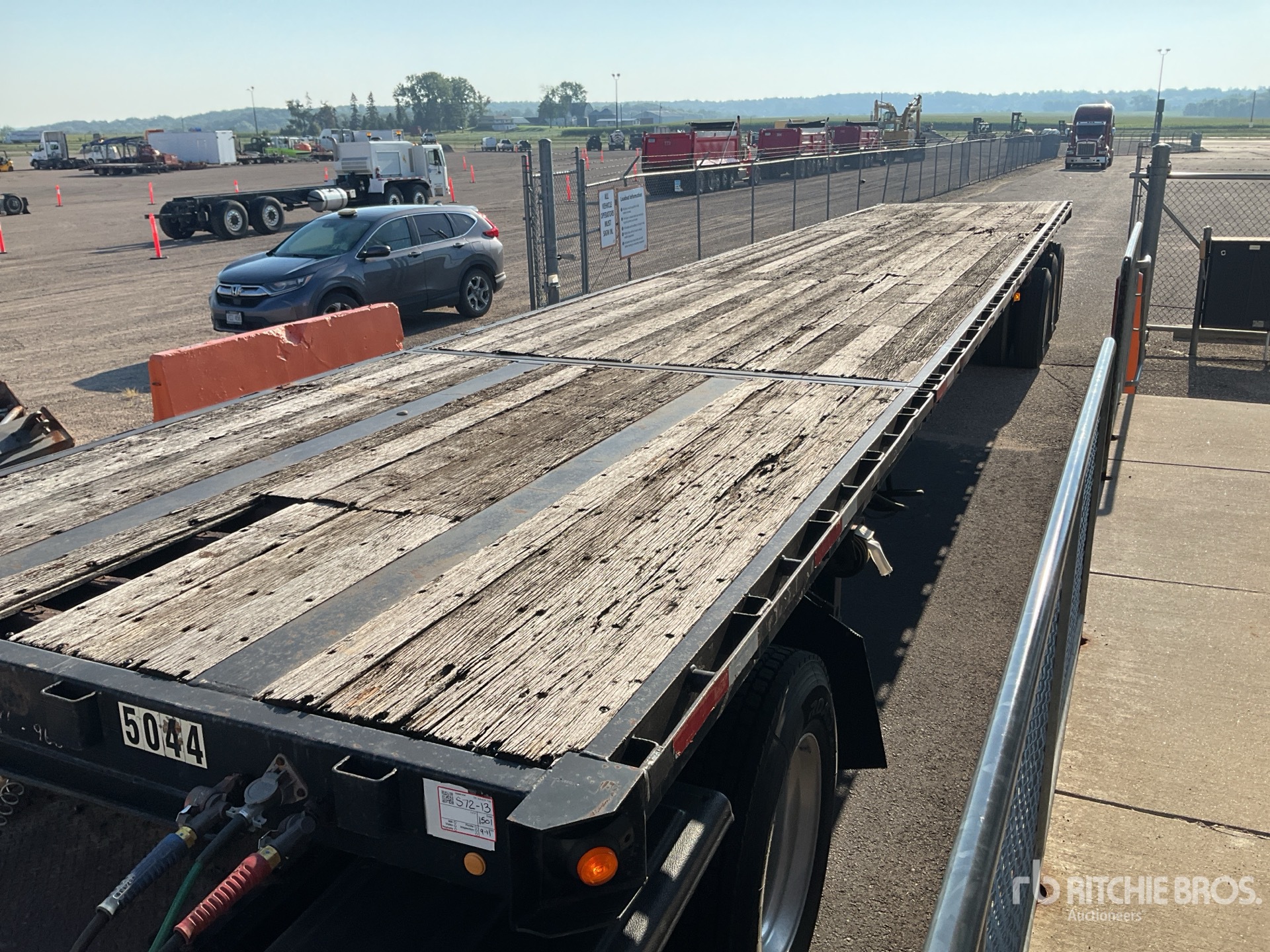1994 Great Dane 48 ft Tri/A Extendable Flatbed Trailer