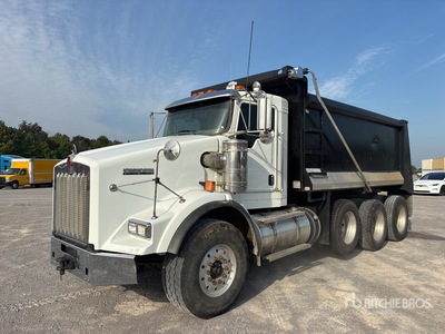 2013 Kenworth T800 8x4 Tri/A Dump Truck