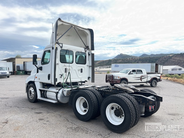 CAMIóN 2016 FREIGHTLINER