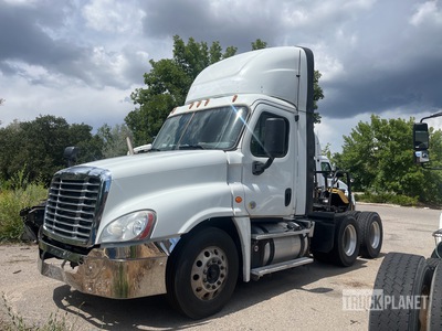 2016 Freightliner 6x4 T/A Day Cab Truck Tractor (Inoperable)