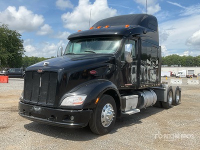 2013 Peterbilt 587 6x4 T/A Slaapcabine Trekker