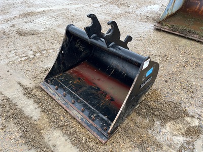 Daequip 40 in Q/C Cleanup Excavator Bucket - Fits Sany SY60
