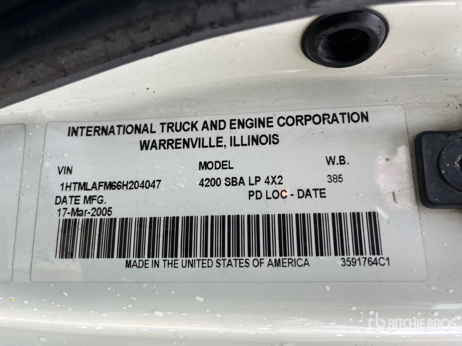 2006 International 4200 4x2 Flatbed Truck