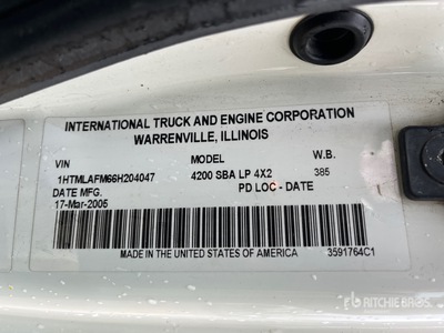 2006 International 4200 4x2 Flatbed Truck