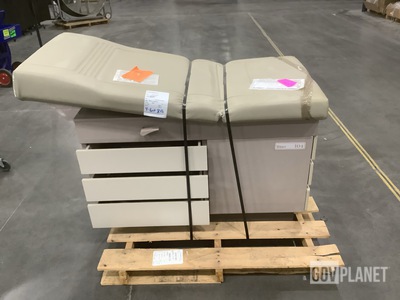 Midmark Ritter 104 Examination Table