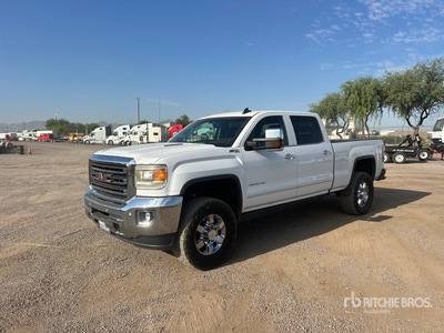 2015 GMC Sierra 2500HD Z71 4x4 Crew Cab Pickup
