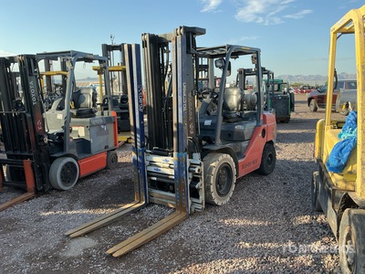 2015 Toyota 8FGU30 6000 lb Pneumatic Tire Forklift