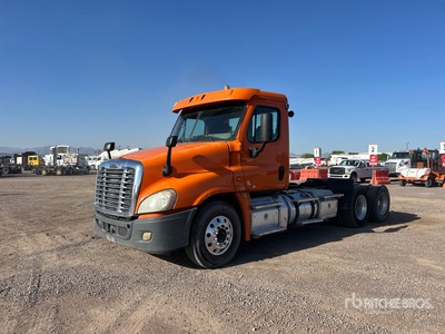 2012 Freightliner Cascadia 125 6x4 Ciągnik siodłowy T/A z kabiną dzienną