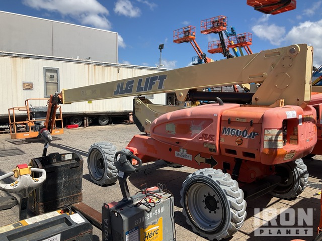 ELEVADOR TELESCóPICO 2013 JLG 4WD M600JP