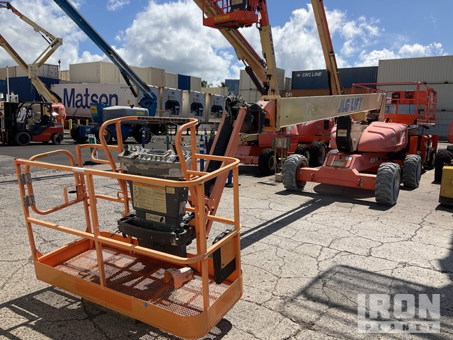 ELEVADOR TELESCóPICO 2013 JLG 4WD M600JP