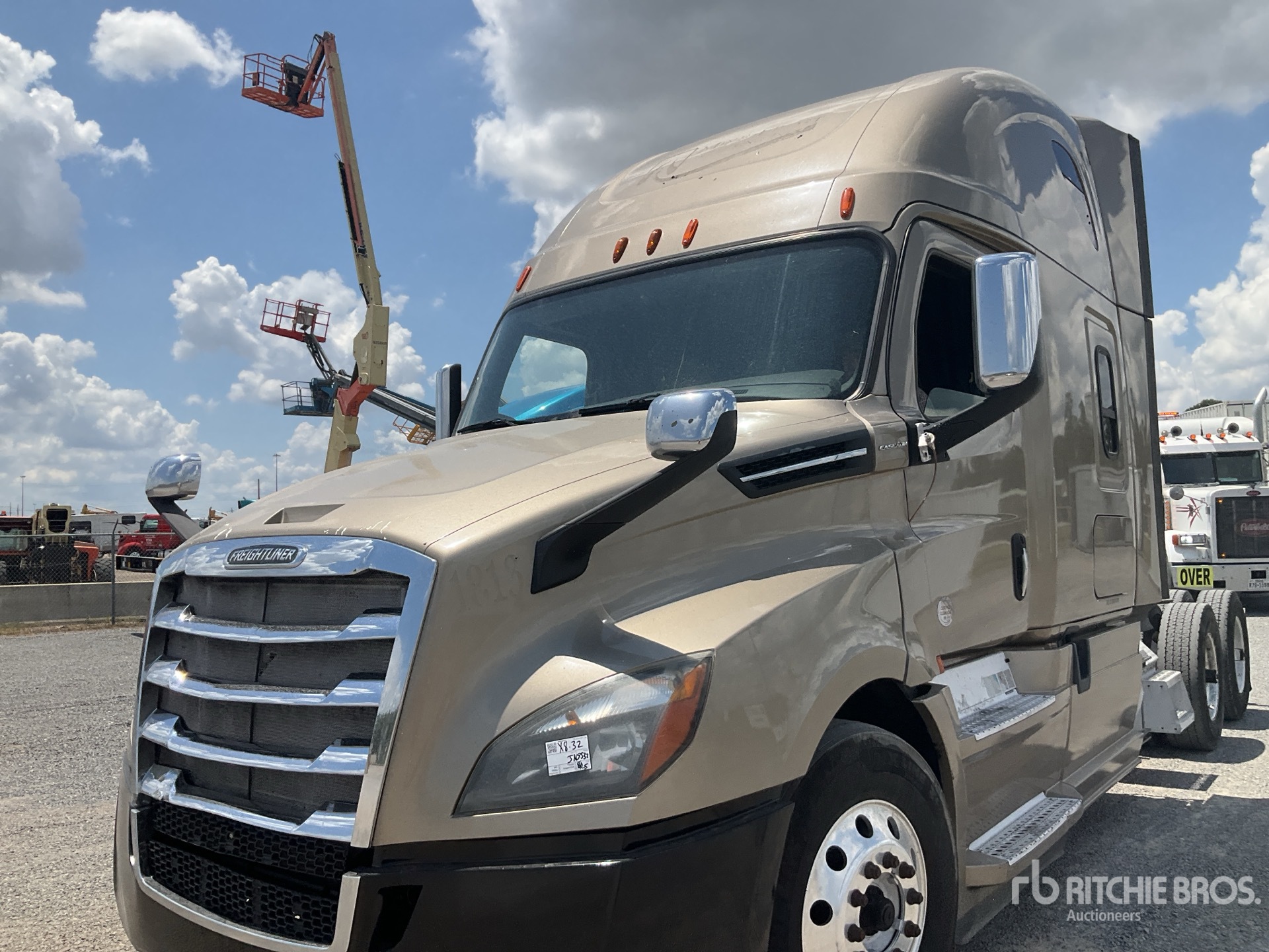 2018 Freightliner Cascadia 126 T/A Sleeper Truck Tractor