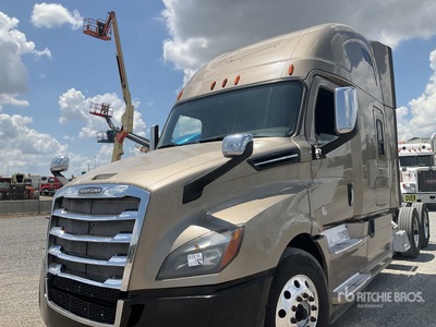 2018 Freightliner Cascadia 126 T/A Sleeper Truck Tractor