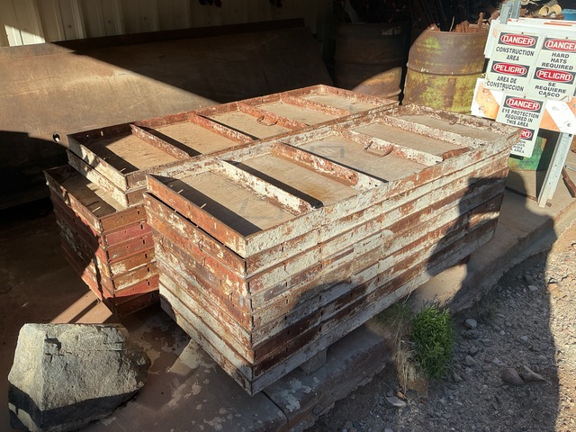 Quantity of (40) 4 Ft Metal Concrete Form Panels Quantity of (40) 4 Ft Metal Concrete Form Panels