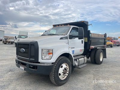 2017 Ford F-750 4x2 Camion à benne essieu simple