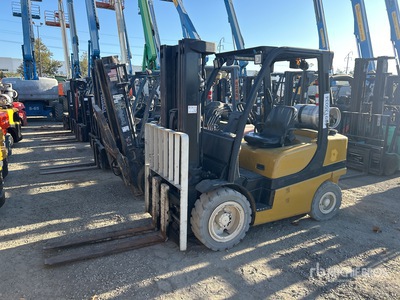 2015 Yale GLP060VX 5700 lb Pneumatic Tire Forklift