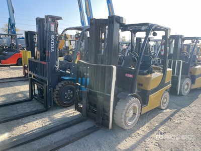 2015 Yale GLP060VX 5700 lb Pneumatic Tire フォークリフト