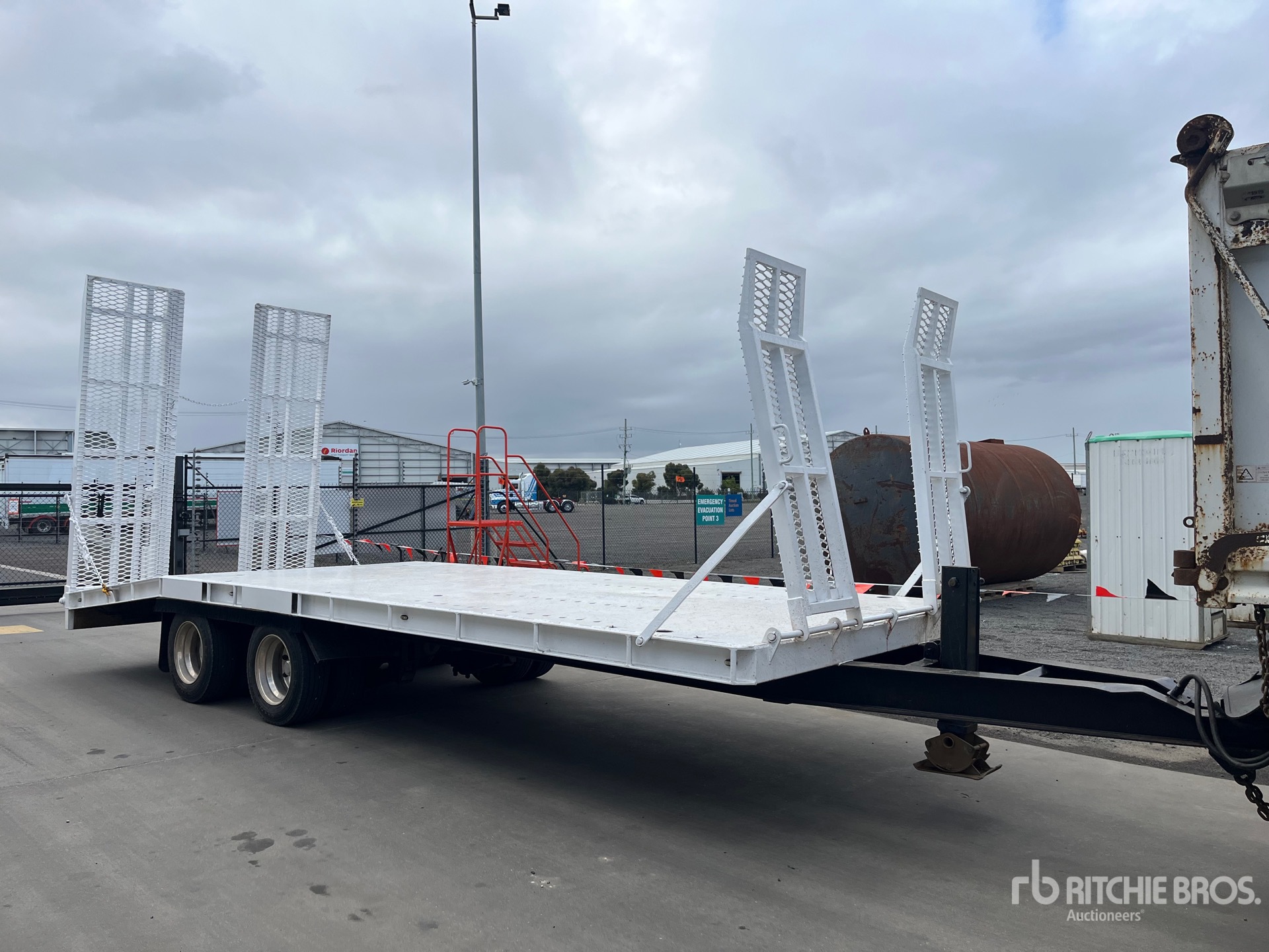 1995 Machinery Float Bogie/A Remorque à plateau