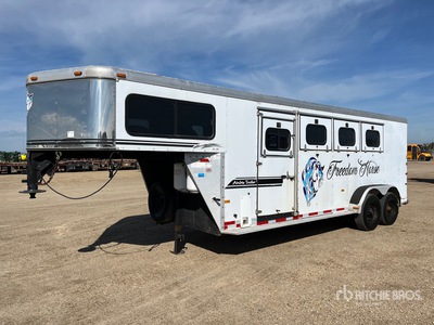 2000 Sundowner Freedom 21 ft T/A Gooseneck Remorque pour chevaux